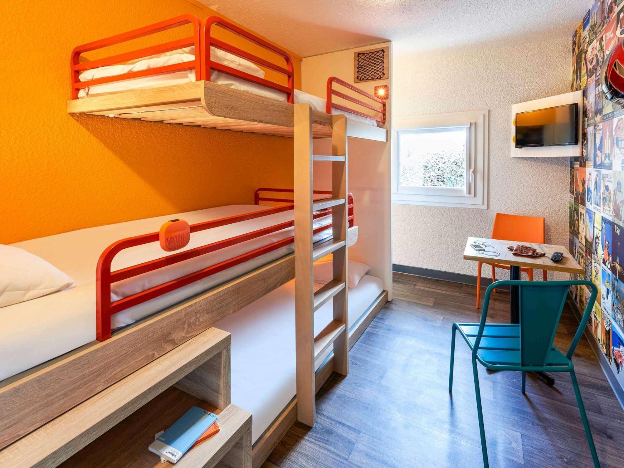 Hotelf1 Moret Fontainebleau Экстерьер фото