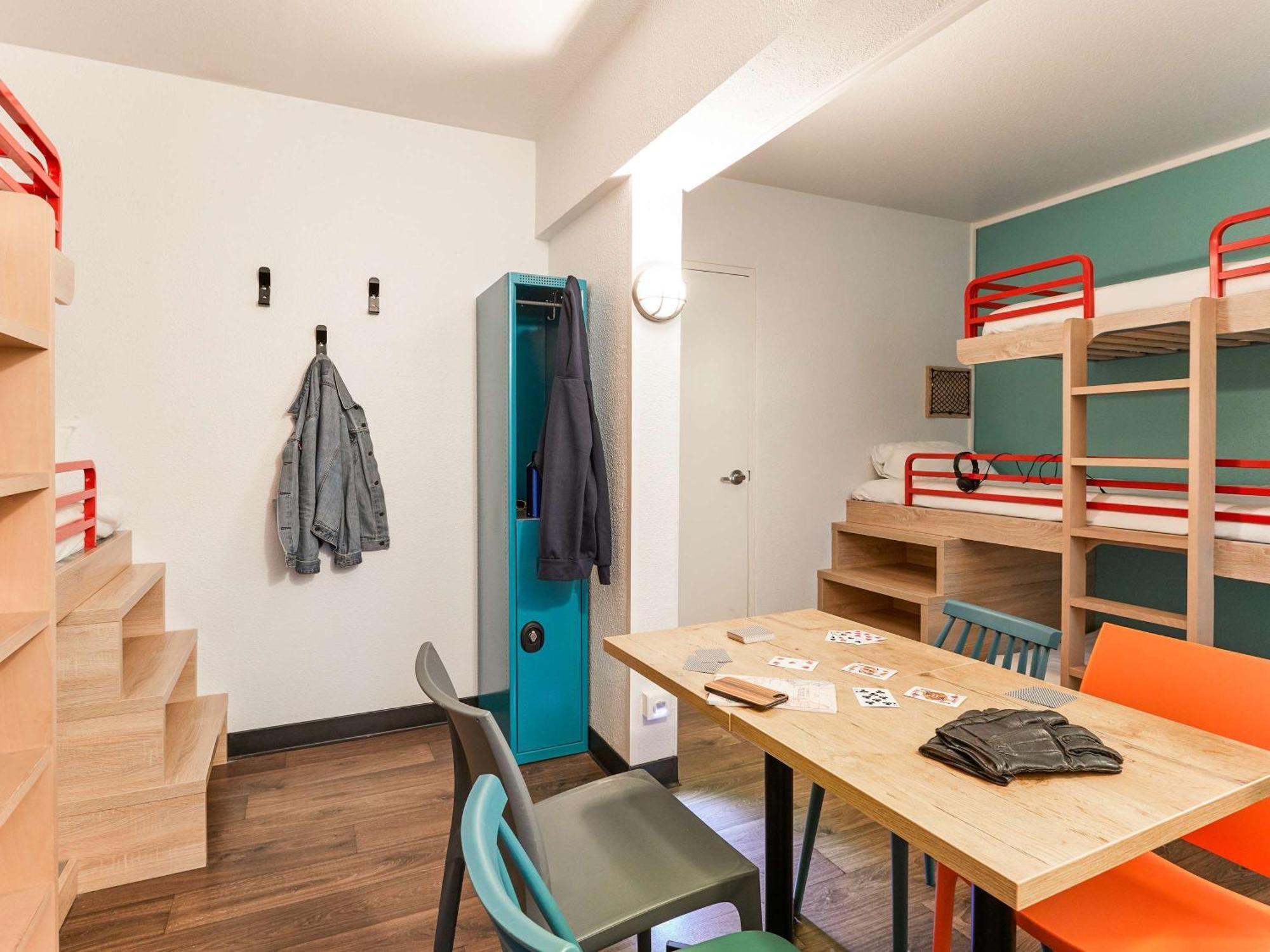Hotelf1 Moret Fontainebleau Экстерьер фото